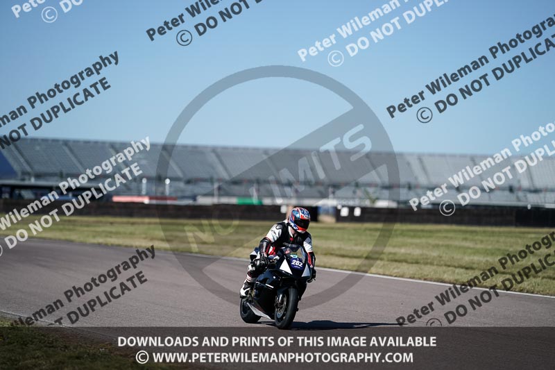 Rockingham no limits trackday;enduro digital images;event digital images;eventdigitalimages;no limits trackdays;peter wileman photography;racing digital images;rockingham raceway northamptonshire;rockingham trackday photographs;trackday digital images;trackday photos
